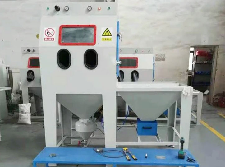 手動箱體式噴砂機(jī)